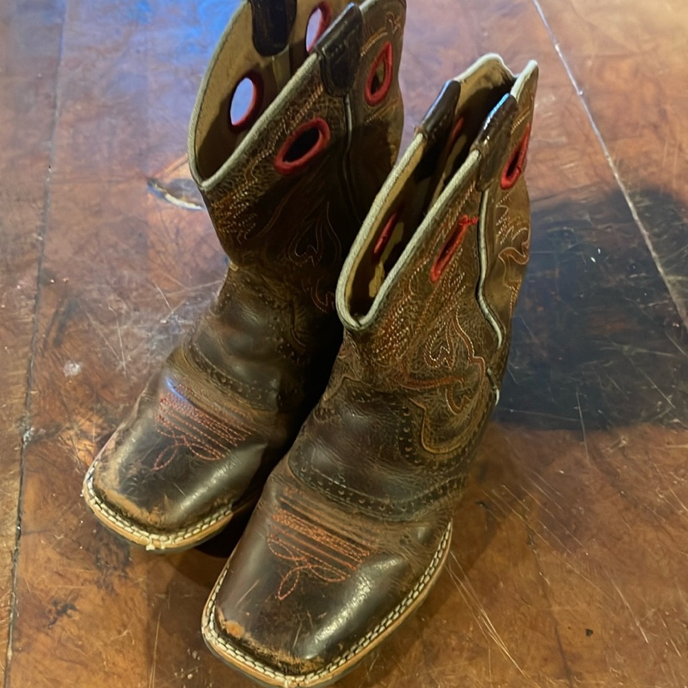 Ariat kids square toe cowboy boots